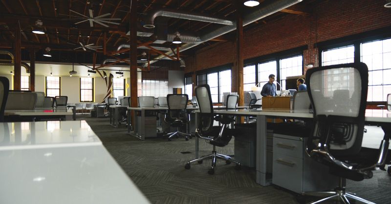 Escritório ergonômico: qual a importância e como projetar?