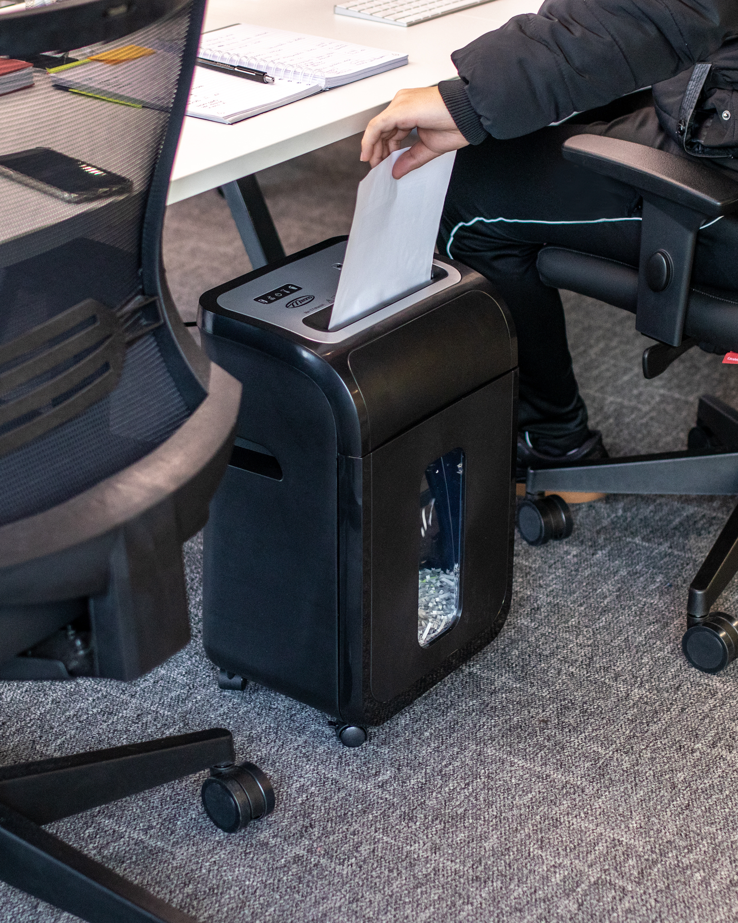 Como escolher a fragmentadora ideal para seu escritório em 2026 – Por que a Menno 15 C Plus está em alta agora?